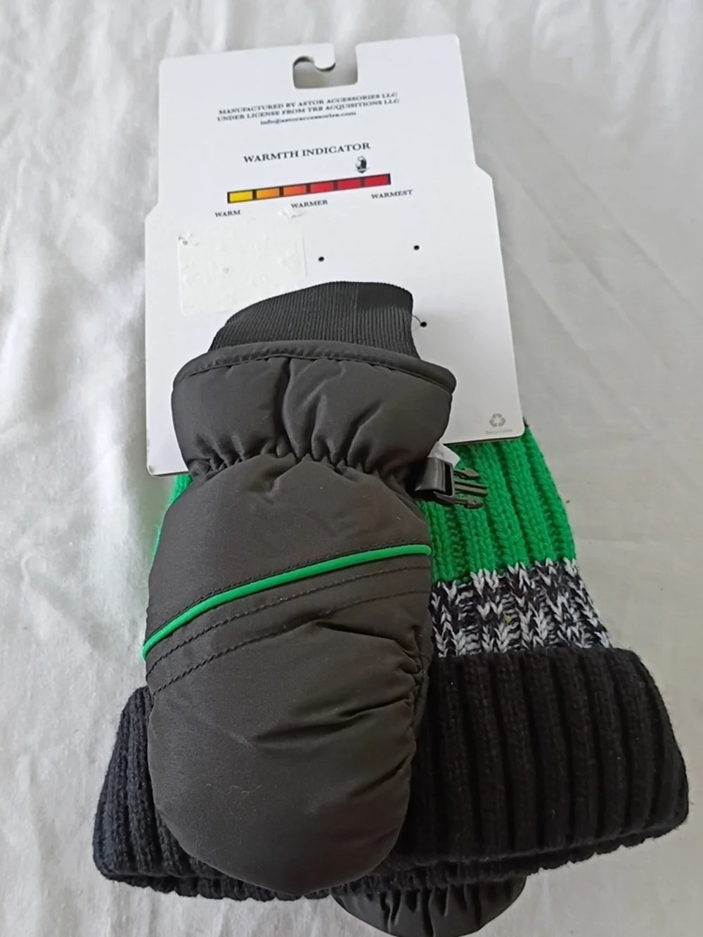 NWT Rugged Bear Kids Green & Charcoal Pom Hat Matching Ski Mittens 2-3 Year Boy